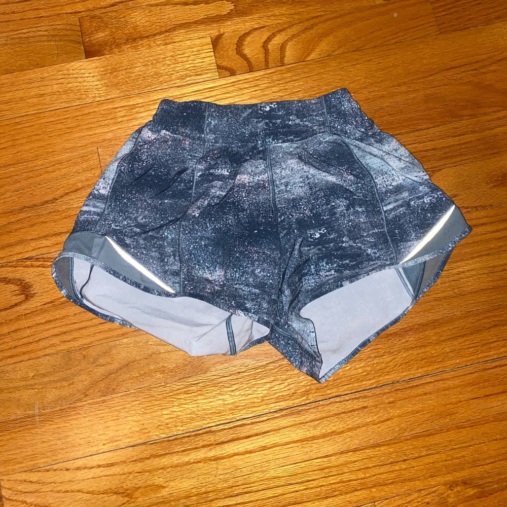 lululemon hottest hot short 4”